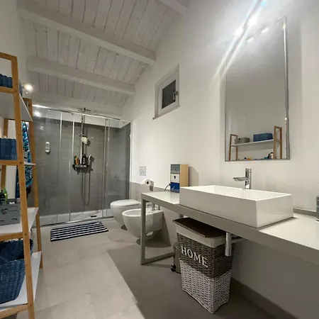 Perla Bianca Bed & Breakfast 3*